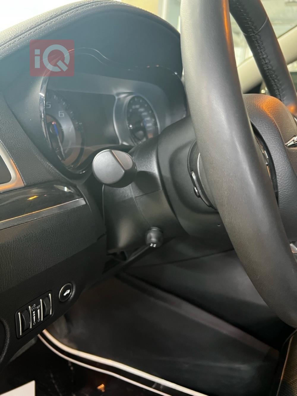 کرایسلەر 300